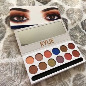 ❤️SALE❤️Kylie Eyeshadow palette